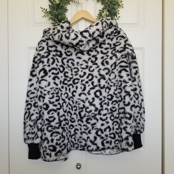 Lularoe Teddy Bear Hooded Jacket- Size 10-20 - Picture 3 of 6